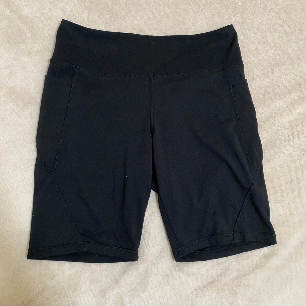 Danskin Black Bike Shorts with Stretchy Fabric and Side Pockets